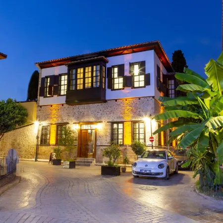Cedrus Hotel