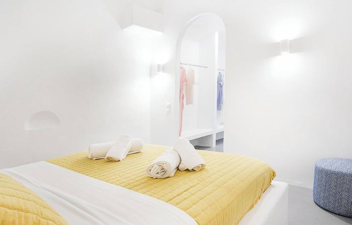 Sandras Suite with Outdoor Hot Tub and Sea View
