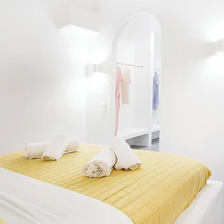 Sandras Suite with Outdoor Hot Tub and Sea View