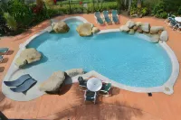 Cairns Queenslander Hotel & Apartments - Pools