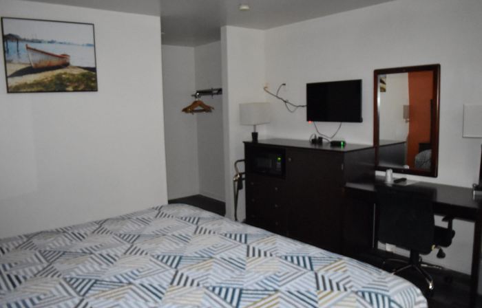 Plymouth Motor Lodge