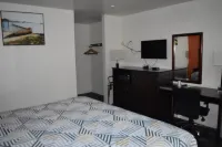 Plymouth Motor Lodge