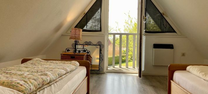 Joke am Deich 6 Pers House with Equipped Terrace Behind a Dike at Lauwersmeer Hotels in Anjum