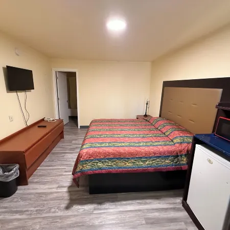 Golden Knight Motel