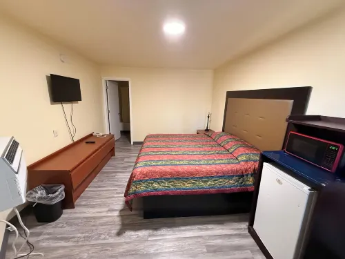 Golden Knight Motel - 2-Star