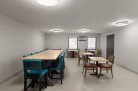 Days Inn by Wyndham Mandan Bismarck Area - Bar