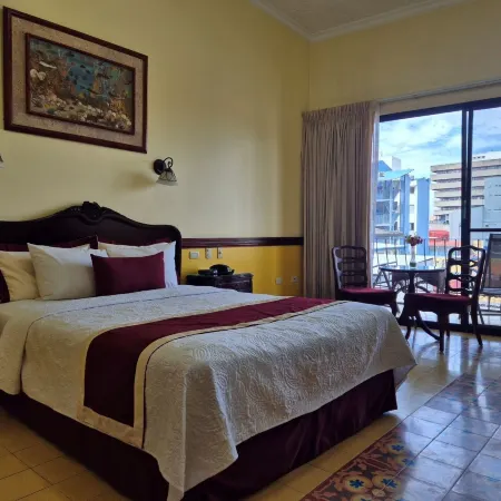 Hotel Santo Tomas / Historical Property