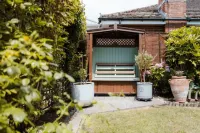 Perfect Booking 3 Bed Home With Beautiful Garden - Homestay