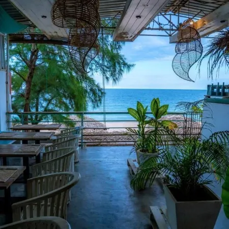 Trinco Beach by Dsk