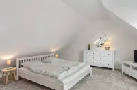 A Little Sea is Always Welcome - 4-Star