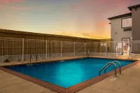 Red Roof Inn & Suites Lake Charles - Motels