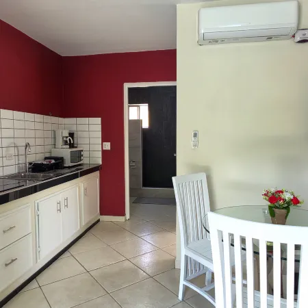 Cozy 1-bedroom apartment 3 km from Eagle beach