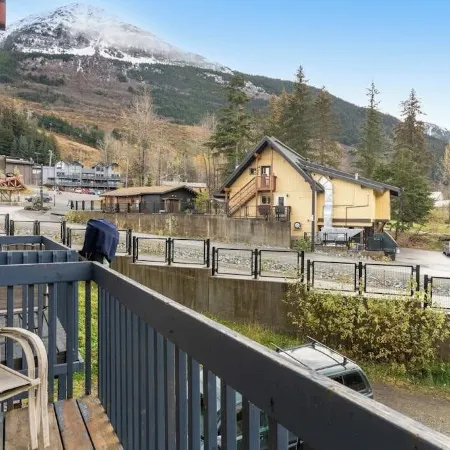 Slopeside Girdwood Condo With Mountain Views and a Fireplace