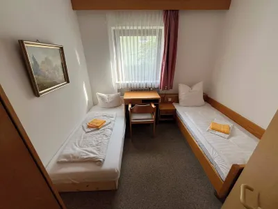 Arona Rooms Оберзендлинг: отели