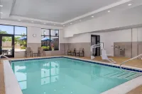 Hampton Inn Baltimore/Bayview Campus - piscina