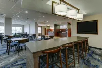 Fairfield Inn & Suites Hutchinson - breakfast