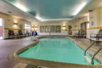 Fairfield Inn & Suites Hutchinson - piscine