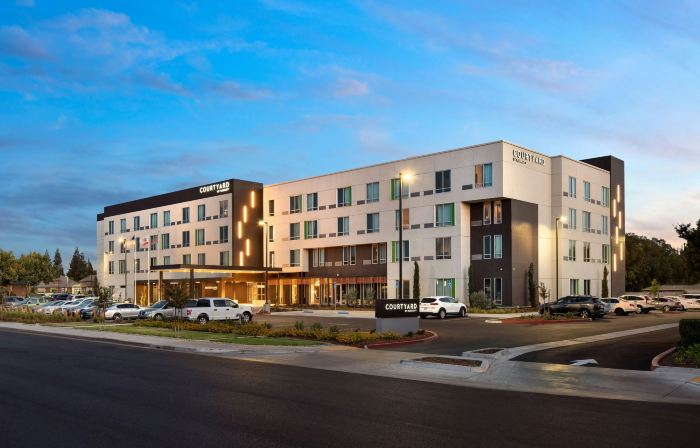 Courtyard Fresno Clovis