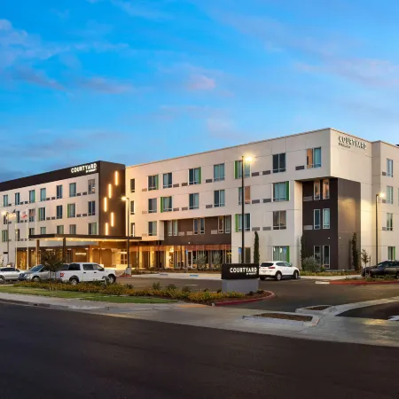 Courtyard Fresno Clovis Hotels in Clovis