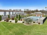 Spark by Hilton Abingdon I-81 Near Fairgrounds - Pools