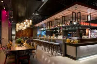 Moxy Seattle Downtown - 3-Star