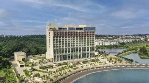 Taj Lakefront Bhopal - breakfast