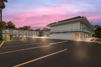HomeTowne Studios by Red Roof Orange, TX - 2-Star