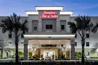 Hampton Inn & Suites West Melbourne-Palm Bay Road - Parkplatz