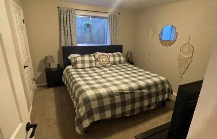 Luxury Basement Apartment with Private Entrance.  Play with Farm Animals!