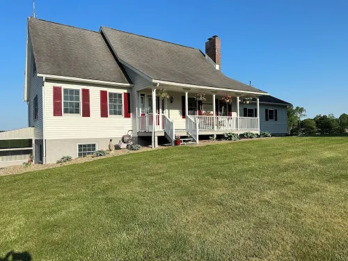 The secluded Windy Hollow Retreat nestled in Amish Country in Holmes County - 4-Star
