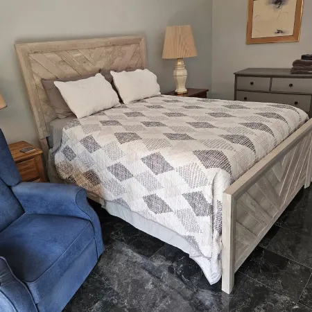2 Blocks from Carefree, AZ Town Center, Quiet and with Pool!