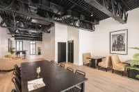 Efe Hotel & Cowork - parking