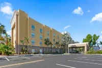 Hampton Inn & Suites Ft. Pierce - parking