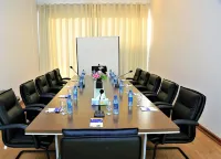 Al Dyafa Hotel Suites - parkir