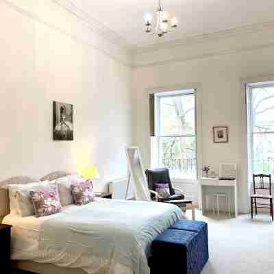 Grosvenor Apartments in Bath - Great for Families, Groups, Couples, 80 sq m, Parking Rooms