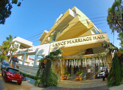 Hotel Lance International