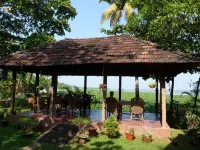 Lovedale Lakeside Homestay Hotels in Muhamma