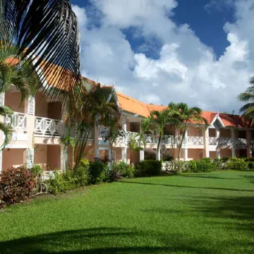 Coco Reef Resort & Spa