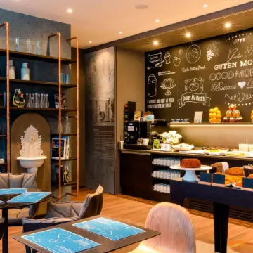 Motel One Stuttgart-Bad Cannstatt Отели рядом с достопримечательностью «Парк Неккар»