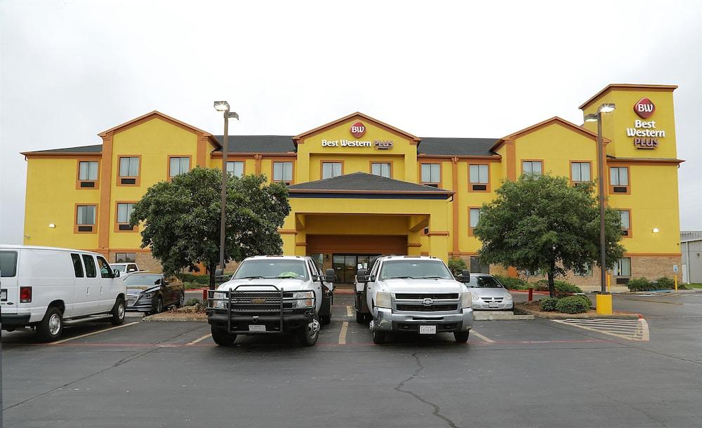 Best Western Plus Schulenburg Inn & Suites