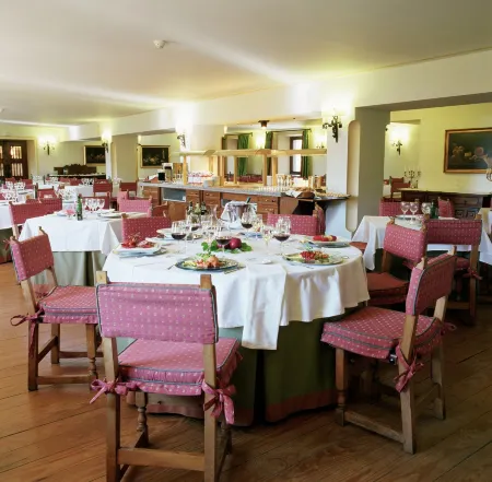 Parador de Gredos Отели в г. Навадихос