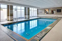 Hampton Inn & Suites by Hilton Toronto Airport - Swimmingpools