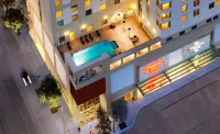 Hampton Inn Houston Downtown - Rooftop Pools