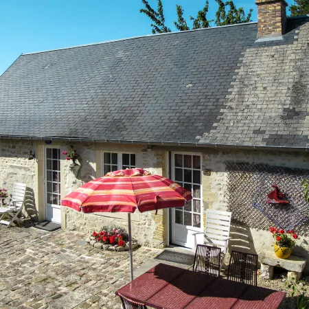 Les Lutins Отели в г. Ком