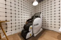 Hotel Box