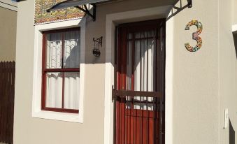 Luxury BB Double Bedroom With Private Entrance and Bathroom in Capetown