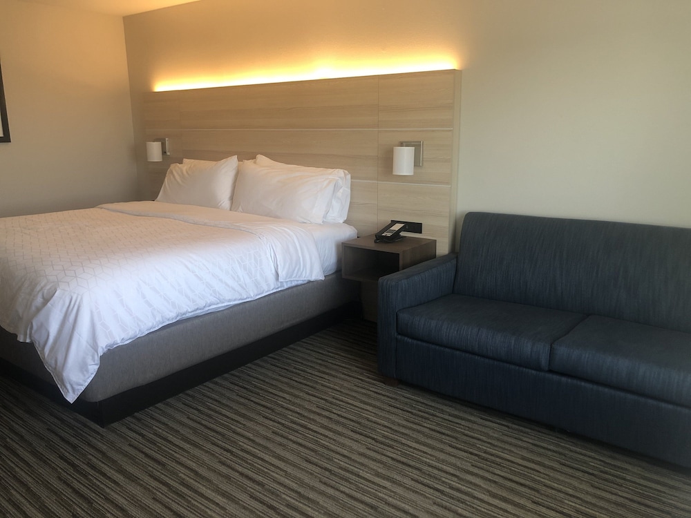 Holiday Inn Express : Hillsboro I-35, an Ihg Hotel