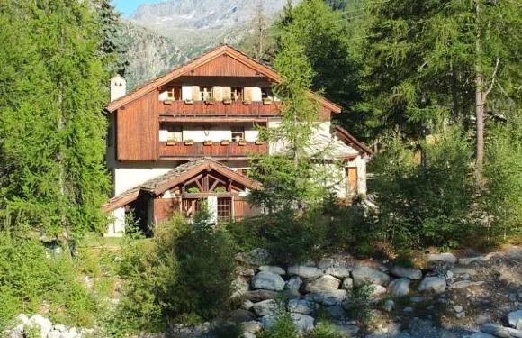 拉維斯特拉福德小屋酒店