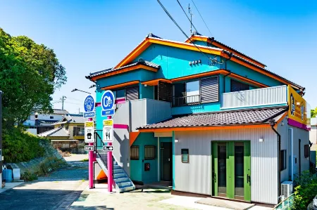 Step by Step Отели рядом с достопримечательностью «Пляж Ширара-Хама»