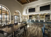 Hilton Santa Barbara Beachfront Resort - bar